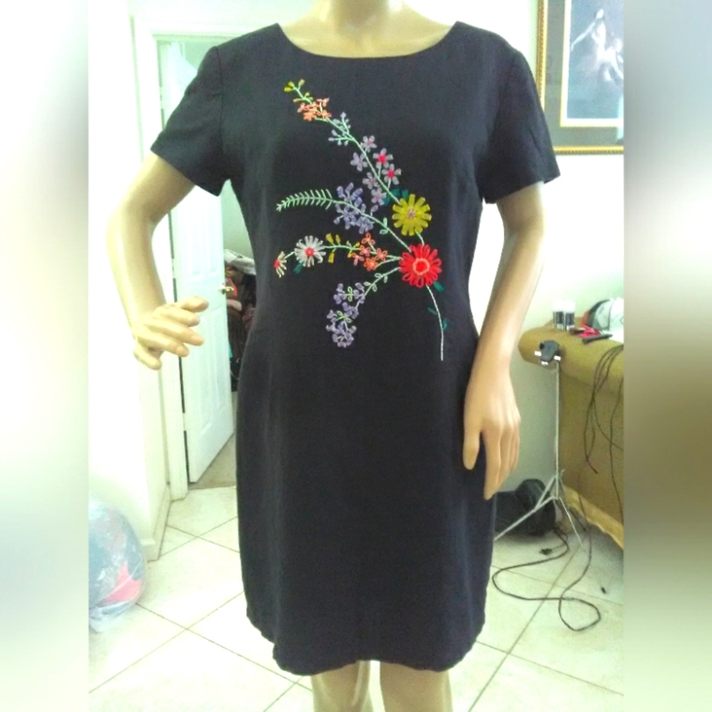VINTAGE Floral Embroidered Black Dress BY POSITIVE ATTITUDE SZ 8 LINEN/ RAYON